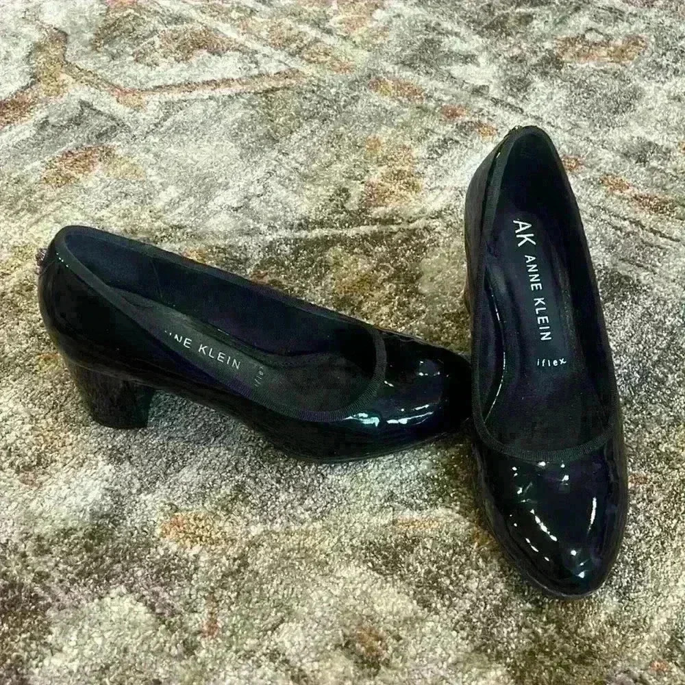 Anne Klein Black Leather Wedges